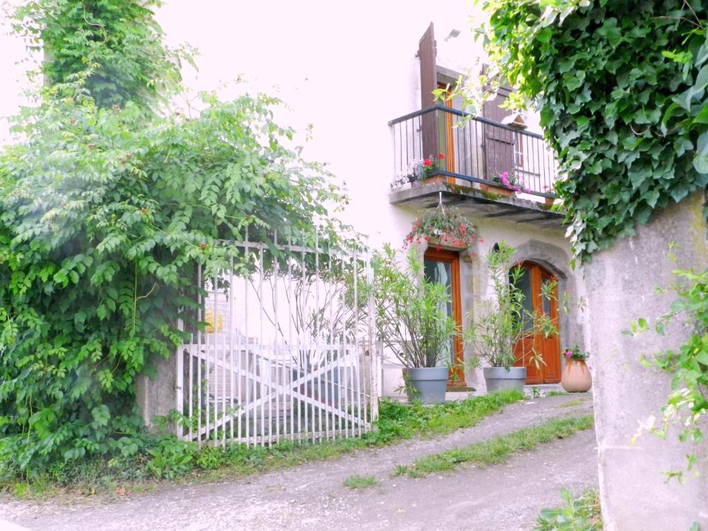 Gite Les Platanes Sainte-Helene-du-Lac Екстер'єр фото